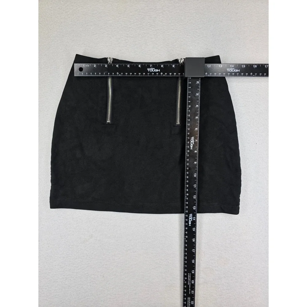 Forever 21 Black Faux Suede Mini Skirt with Front Zippers Size Small